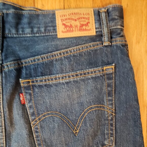 Levi Straus Jean Skirt - Picture 3 of 4